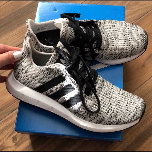 adidas youth swift run